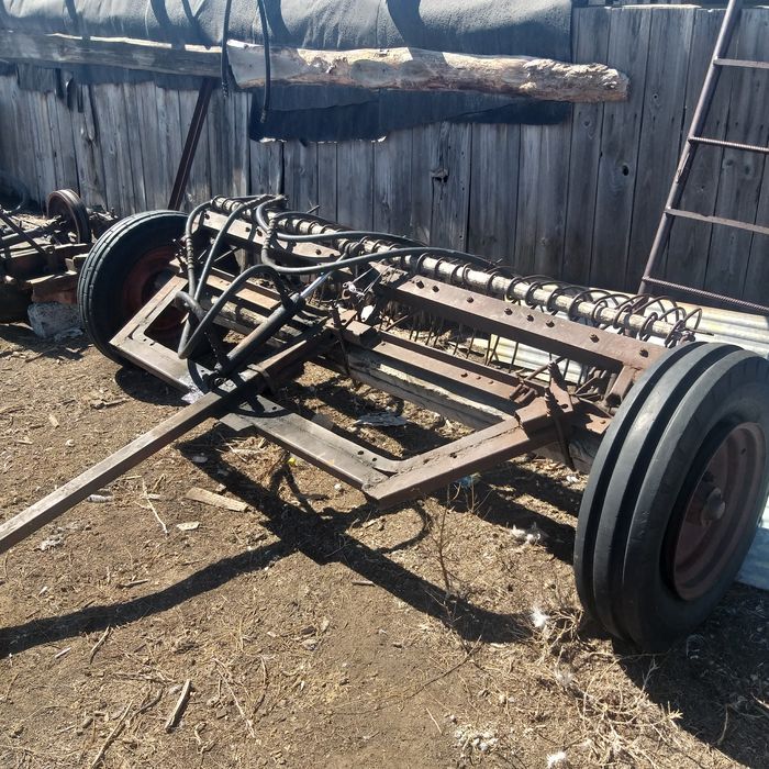 Продам. Все находится в п. Новонежинка.