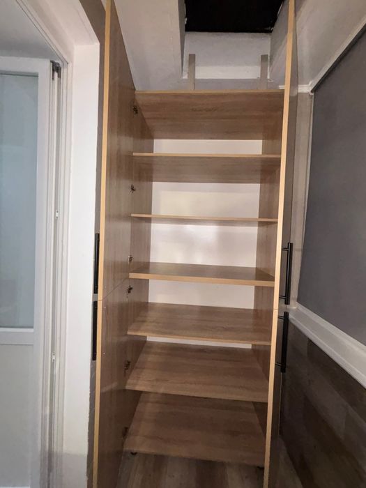 Шкаф на балкон вместительный