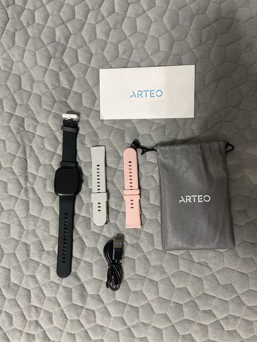 Смартчасы Arteo.