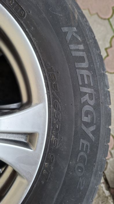 Vand jante aliaj 15 cu anvelope vara 195 65 r15 si prezoane