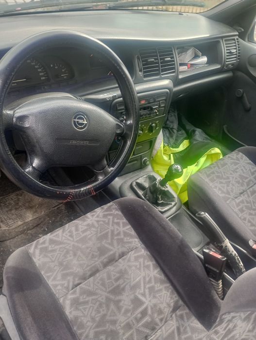 Опел Вектра 1,6-16 екотек