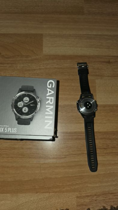 Vând fenix 5 plus