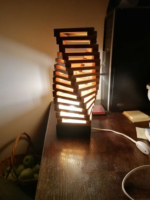 Veioze artizanale din lemn