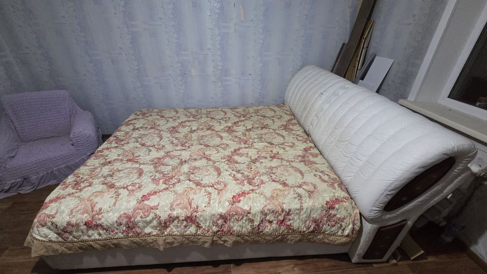 Кровать бесплатно.