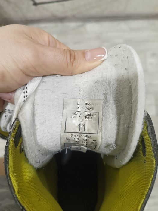 Хоккейные коньки