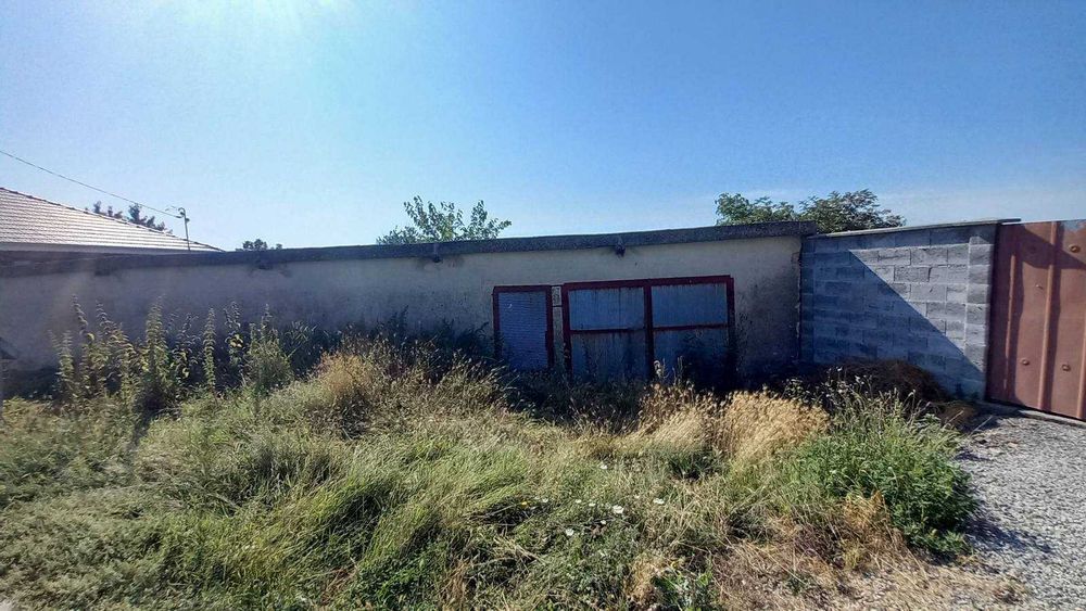 Къща със страхотна откриваща се гледка в с. Радинград