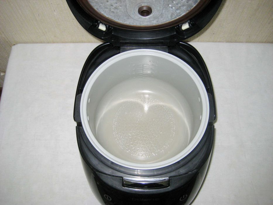 Мультиварка Polaris оригинал идеальном рабочим состоянии!