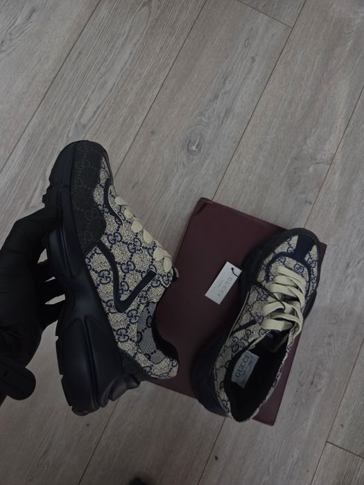 Adidasi Gucci rython