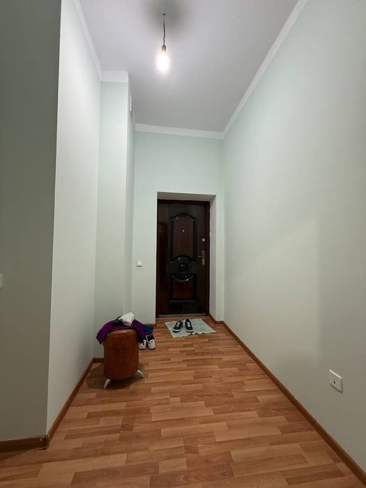 Срочно продаю.Юнусабад-12 Метро Туркистан 2/2/4 Новостройка