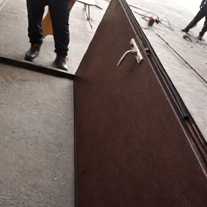 Сыртқы қоңыр есік