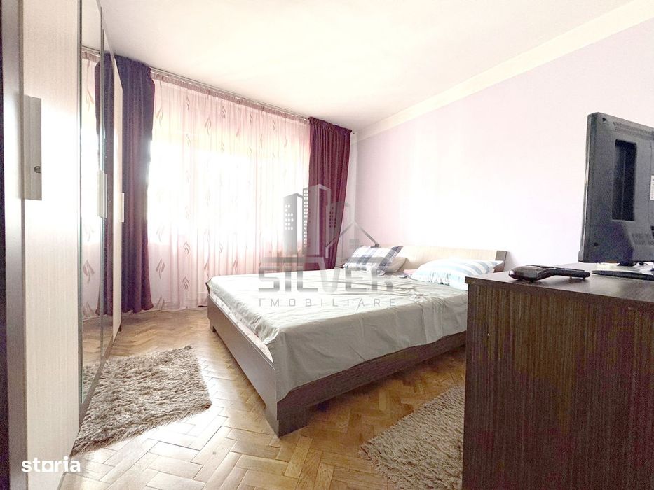 Apartament cu 4 camere/80 mp/zona strazii Peana.