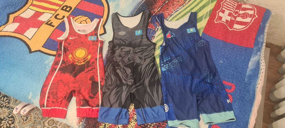 Борцовкое Трико на 8-10 лет красное и синее