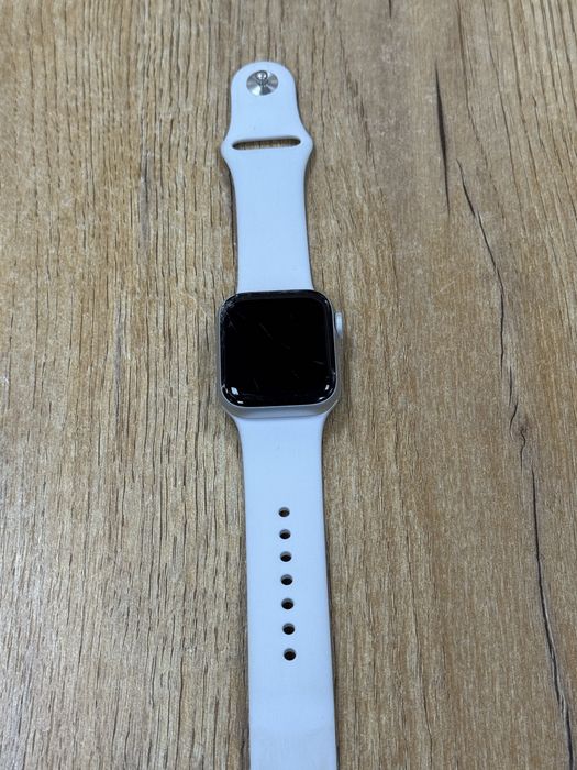 Apple watch 6 40 mm есть трещина