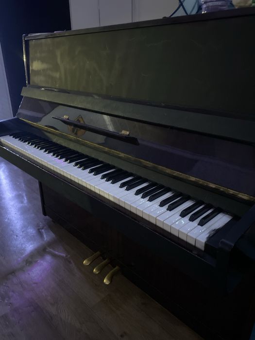 Отдам   пианино