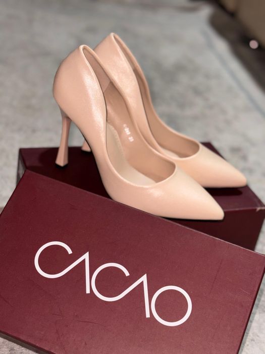 Женские туфли 38 р.