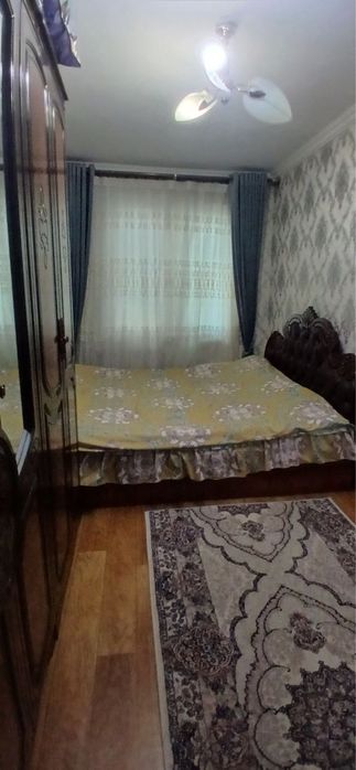 Chilonzor tumani Naqqoshlik mfy 4-etajkani 2-etaji 4 xonalik uy sotila