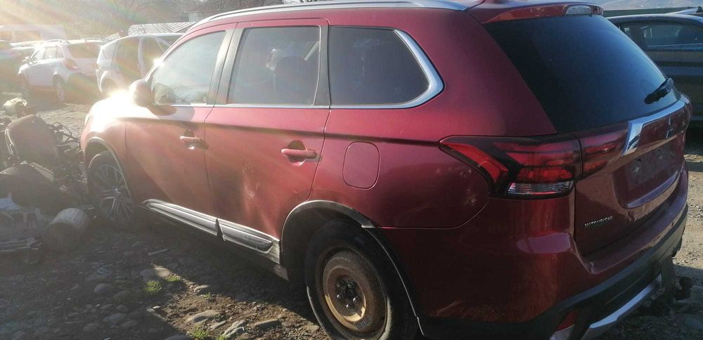 Dezmembrez Mitsubishi Outlander 2.3d 2017