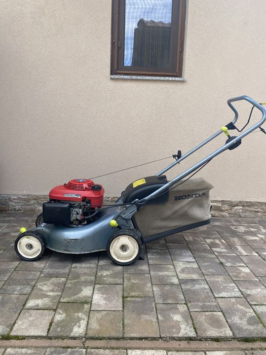 Masina iarba - gazon Honda