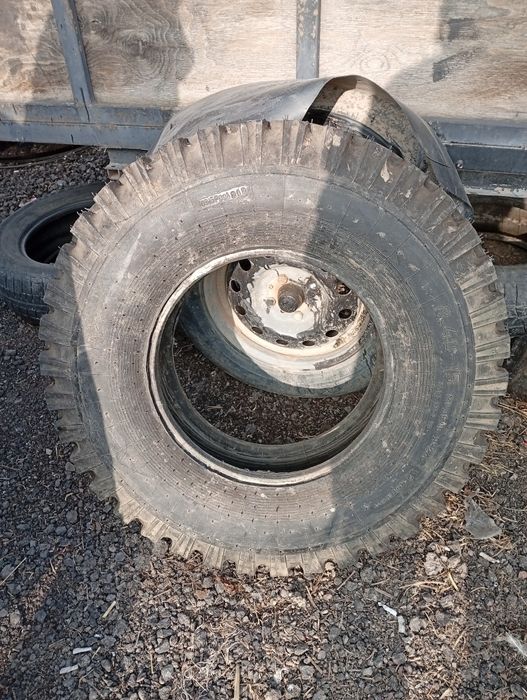 Резина  на  УАЗ.