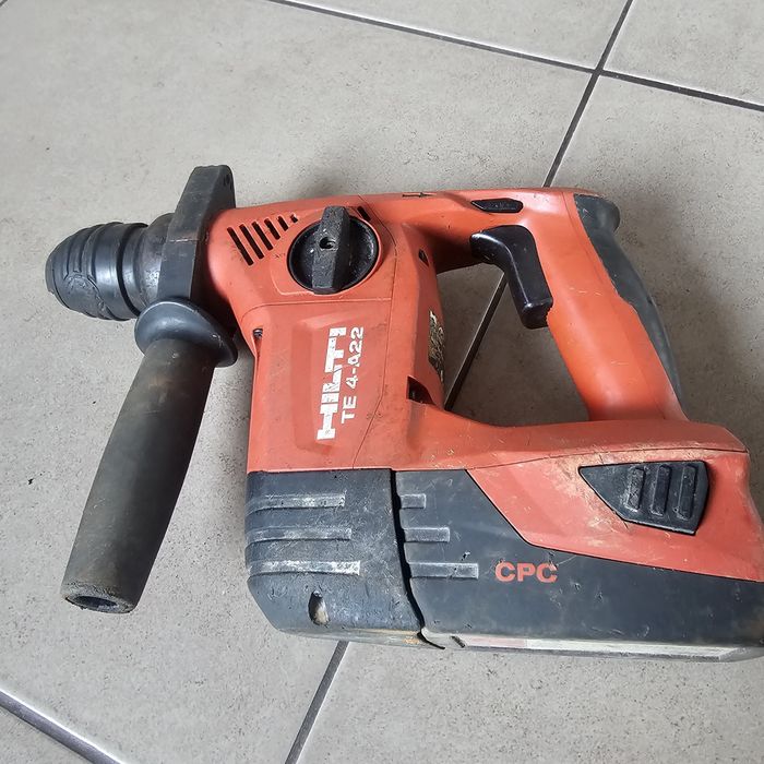 Bormasina cu percutie Hilti TE 4-A22(acumulator defect)