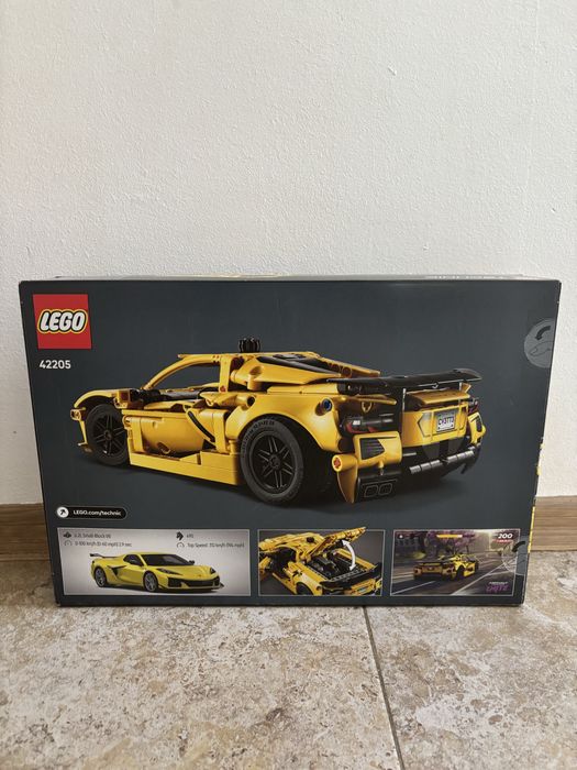 LEGO Technic: Chevrolet Corvette Stingray 42205, 9 ani+, 732 piese
