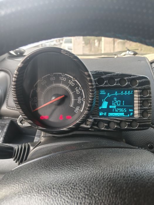 Подаётся автомобиль