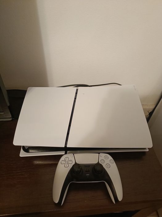 Vând consola PlayStation 5 Digital Edition – 825GB – perfect funcți