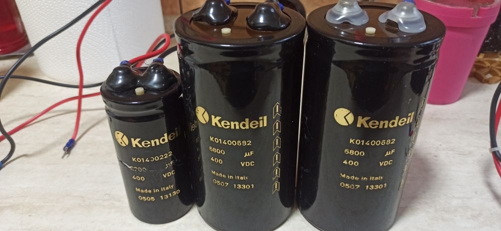 Condensator filtraj 2200uf/450v