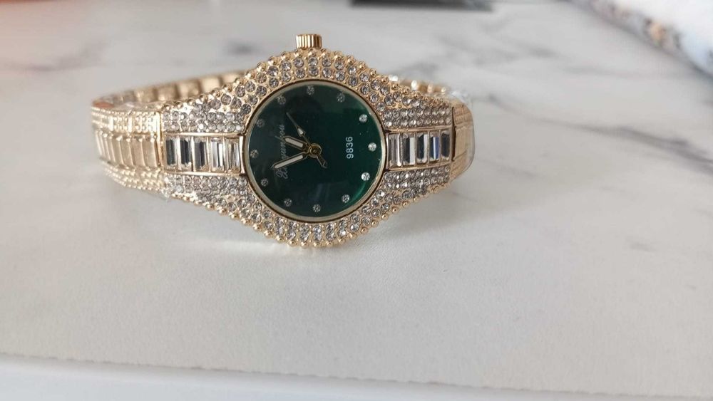 ceas cadran verde pentru dama