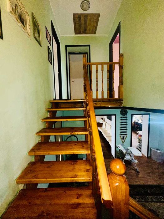 4 комнатный коттедж. п. Солнечный.