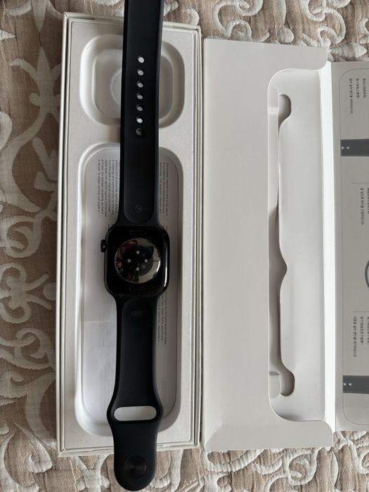 Часы Apple Watch Series 10