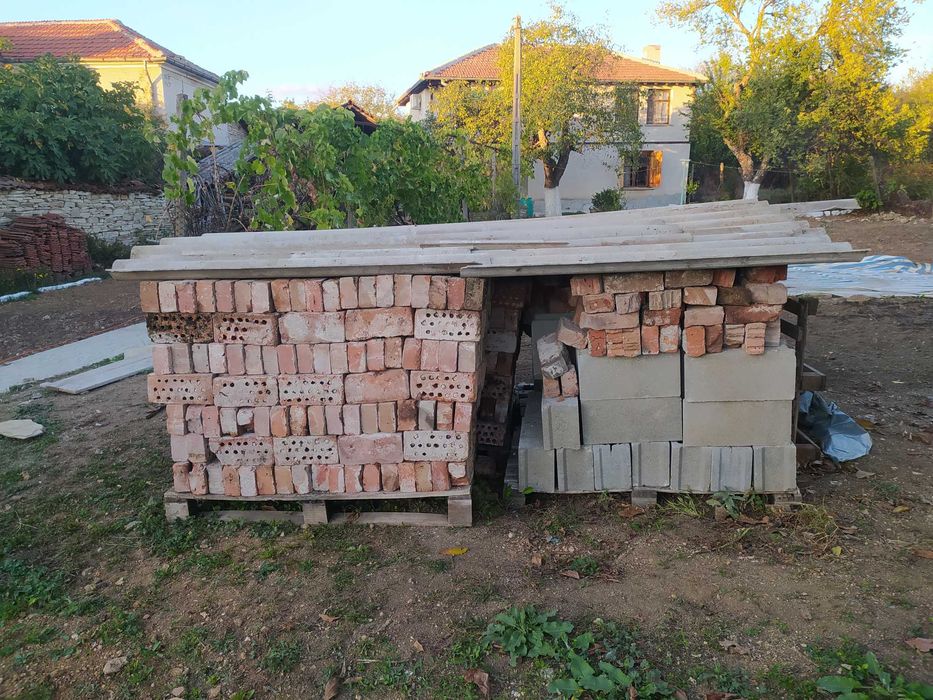 Тухли единички втора ръка