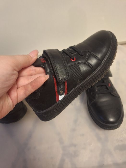 Продам школьные туфли на мальчика