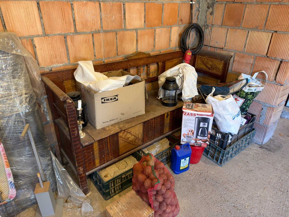 Lavita lemn bancuta banca canapea ladoi vechi din 1953 in stare buna