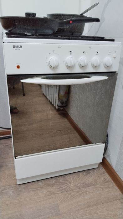 Продам газовую плиту