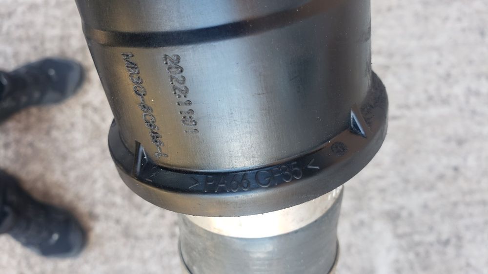 Маркуч за Форд Мондео.