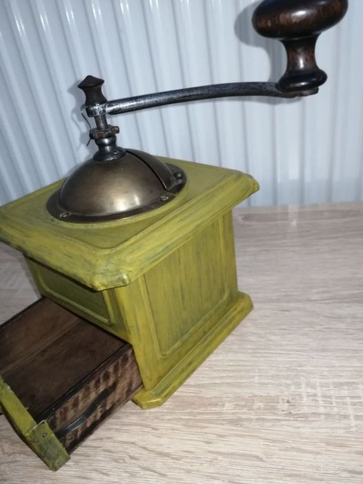 Rasnita veche pentru colectionari