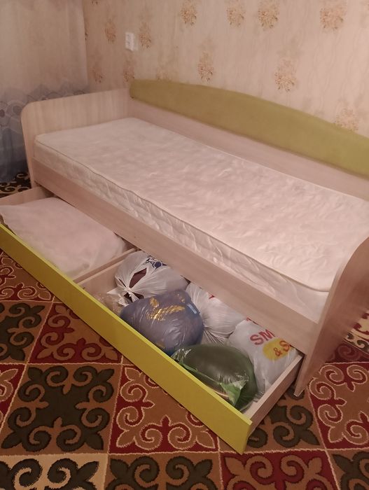 Продам б/у кровать