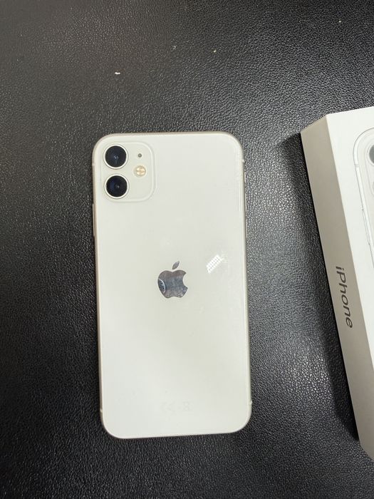 Iphone 11 имеется коробка