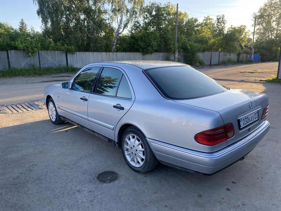 Продам мерседес 210