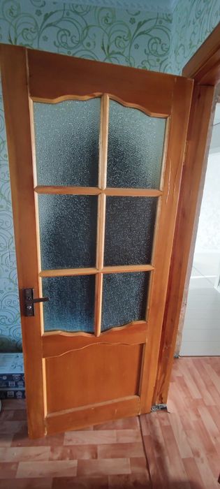 Продам деревянные двери .