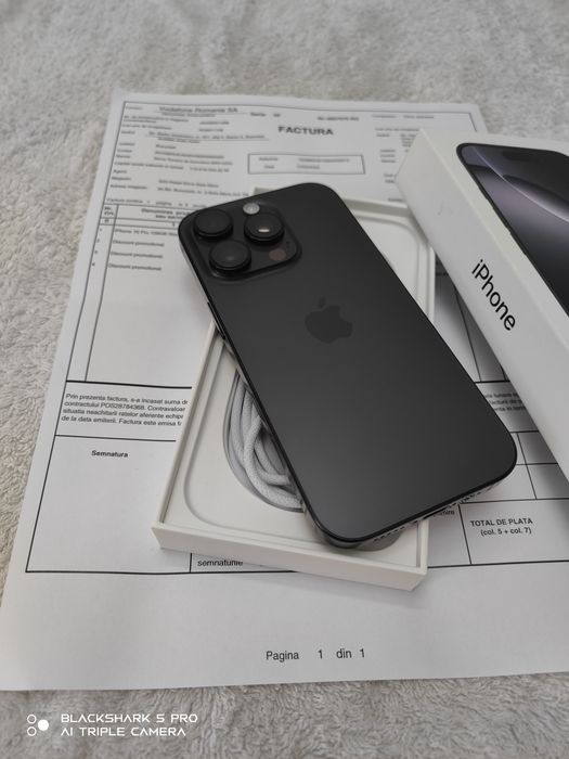 Vând iPhone 16 Pro 128GB Black Titanium  10/10 100%