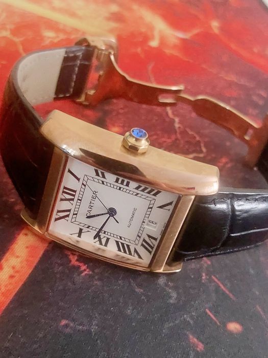 Продам часы Cartier