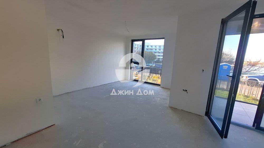 Просторен двустаен апартамент с ДВОР И ПАНОРАМА МОРЕ в гр. Несебър