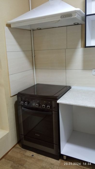 Ижарага берилади Зангиота  цех учун 2та хона 350кв навес