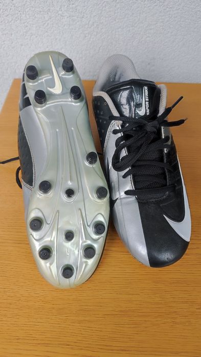 Футболни( обувки )бутонки Nike, 40