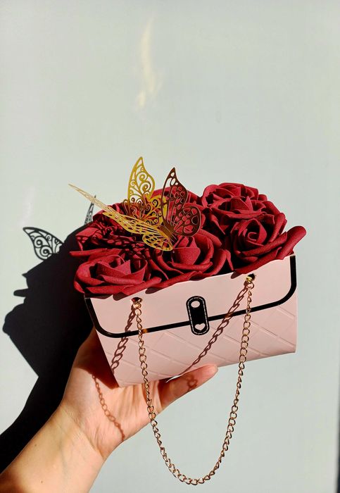 Кутия с вечни рози