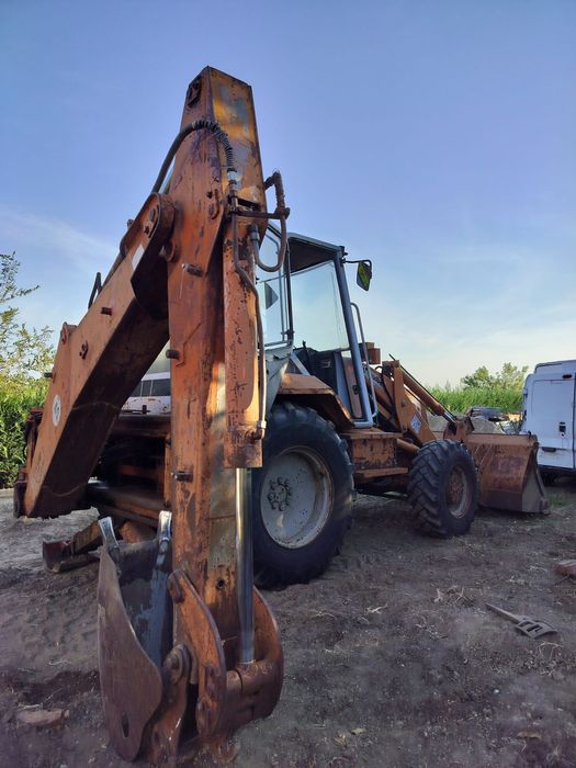 Vând buldo excavator