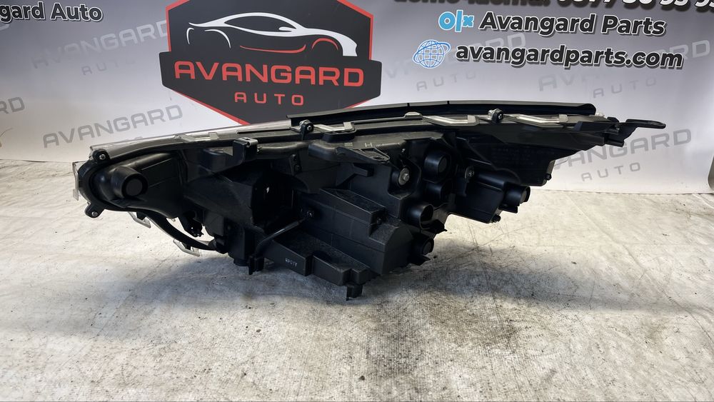Ляв и десен фар Toyota Rav 4 5 2022-