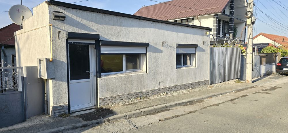 Spațiu comercial de închiriat în Ovidiu semicentral cu curte